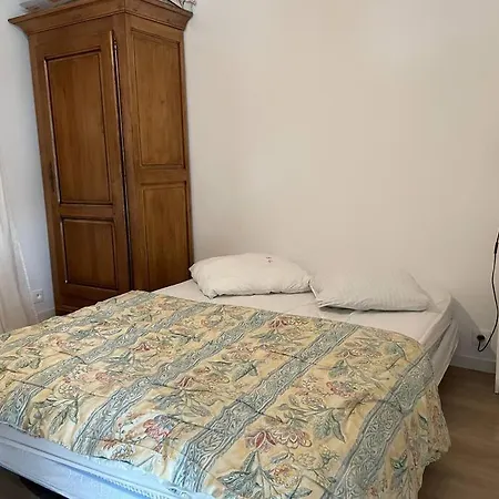 מלון Suzanne Proche De La 4*
