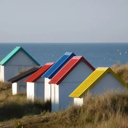 Suzanne Proche De La Plage
