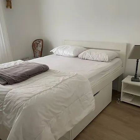 Suzanne Proche De La Hotel Saint-Germain-sur-Ay